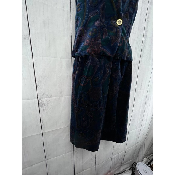 Nobrand Vintage 60's - 70's Matching Velvet Floral Skirt and Vest Set - Picture 5 of 10